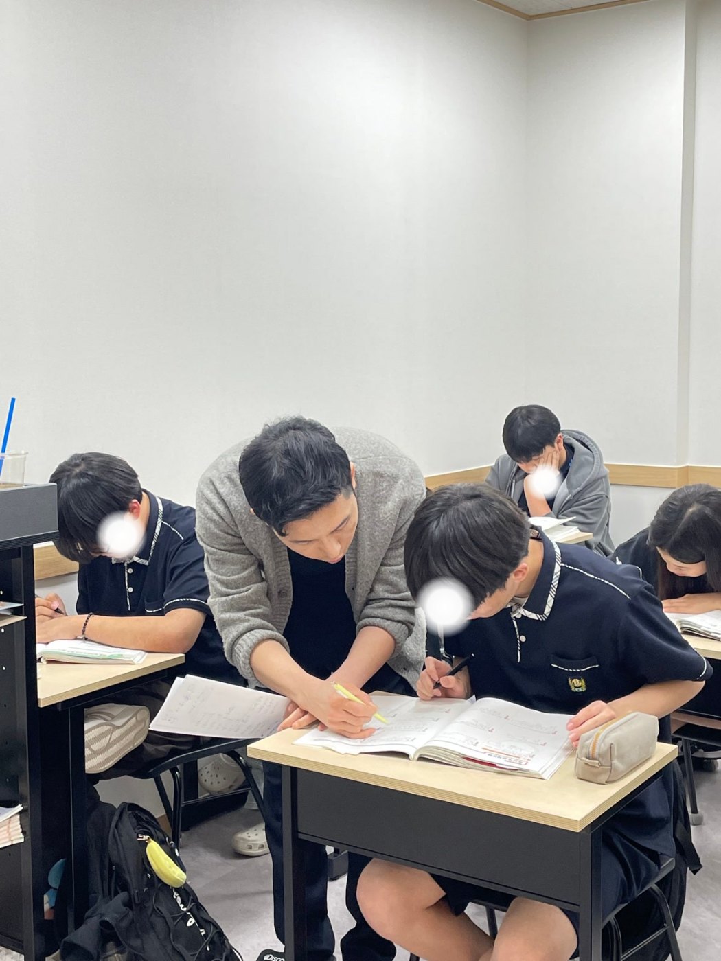 중등부 개별 클리닉 장면